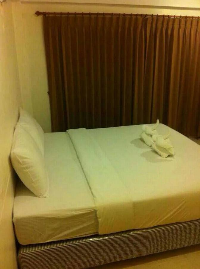 Blue Moon Hotel HHQ Buitenkant foto