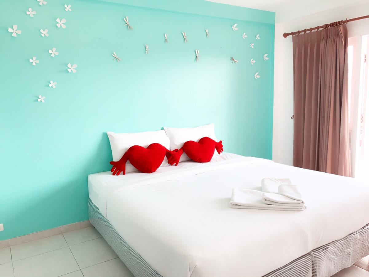 Blue Moon Hotel HHQ Buitenkant foto