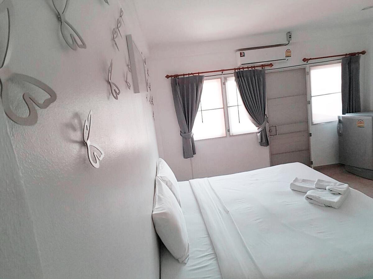 Blue Moon Hotel HHQ Buitenkant foto
